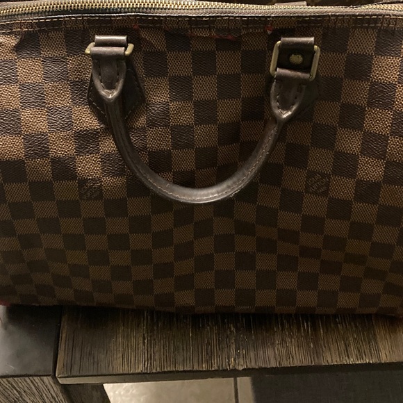 Louis Vuitton purse damaged - Picture 1 of 4